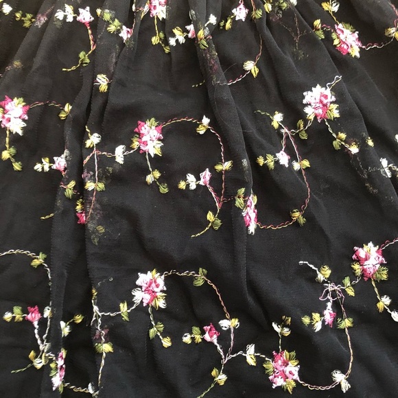 F21 Floral Tulle Skirt - Picture 8 of 10